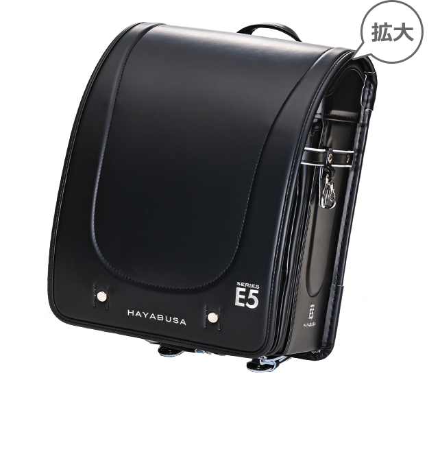 E5系のノーズの曲線をステッチラインで表現。E5とHAYABUSAのロゴを刺繍。